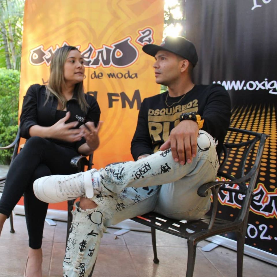 Perseverancia y mucha disciplina pasión y sobre todo mucho amor por la música , haciendo que suceda yo soy Eliam DMA ...